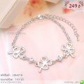 LB6417-B สร้อยข้อมือใบโคลเวอร์สีเงิน