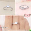 LB6779-R แหวนเพชรเม็ดกลมเล็กตรงกลาง